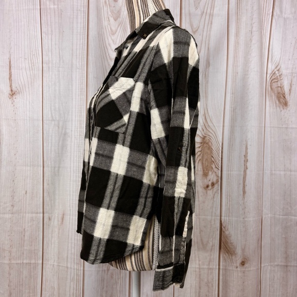 Zara Button-Up Collared Shirt Long Sleeve Cuff Plaid Flannel Black White Size XS - Picture 2 of 14